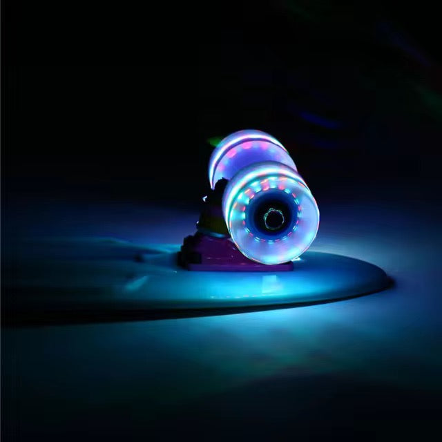 Skateboard with light up weels 80cm