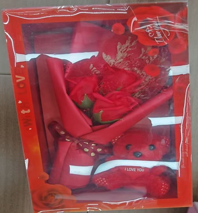 Gift set Rose Artificial Flower with a Bear