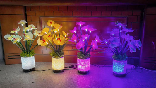 Decorative table lamp flower-like design