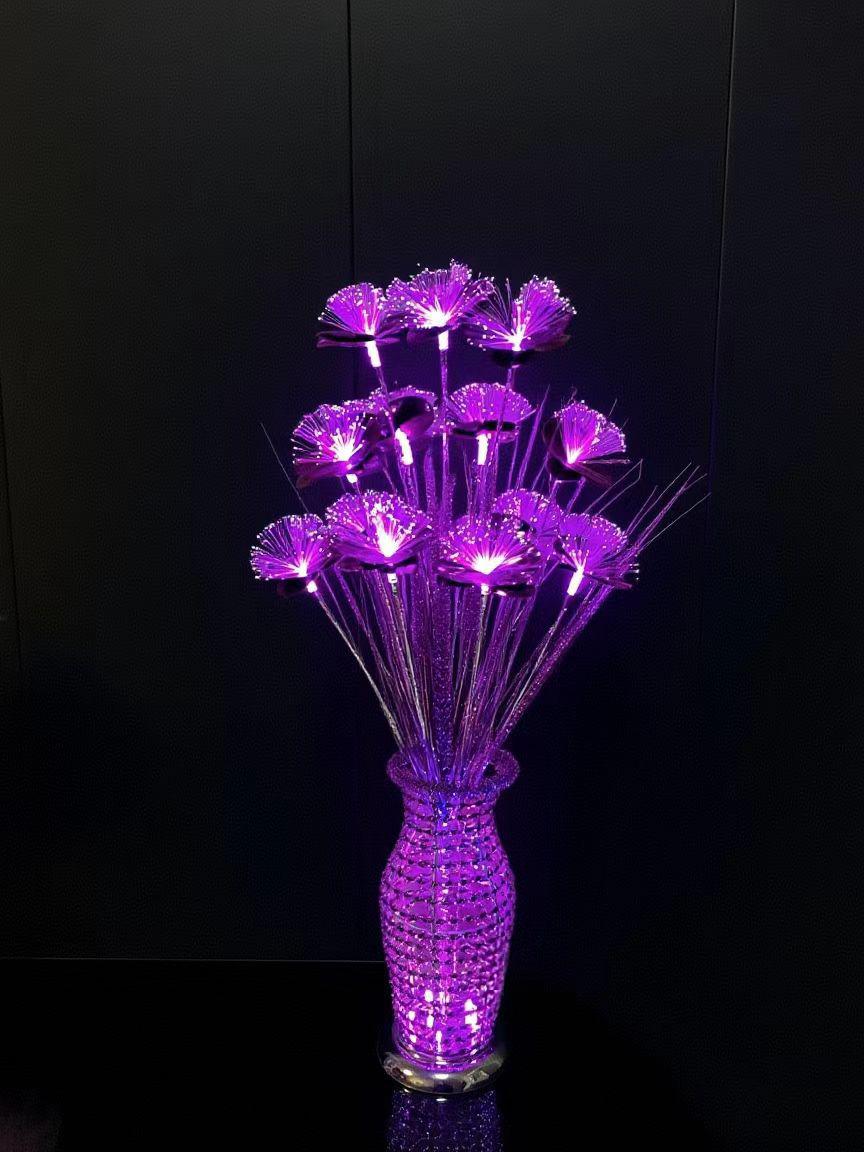 Decorative table lamp flower-like design
