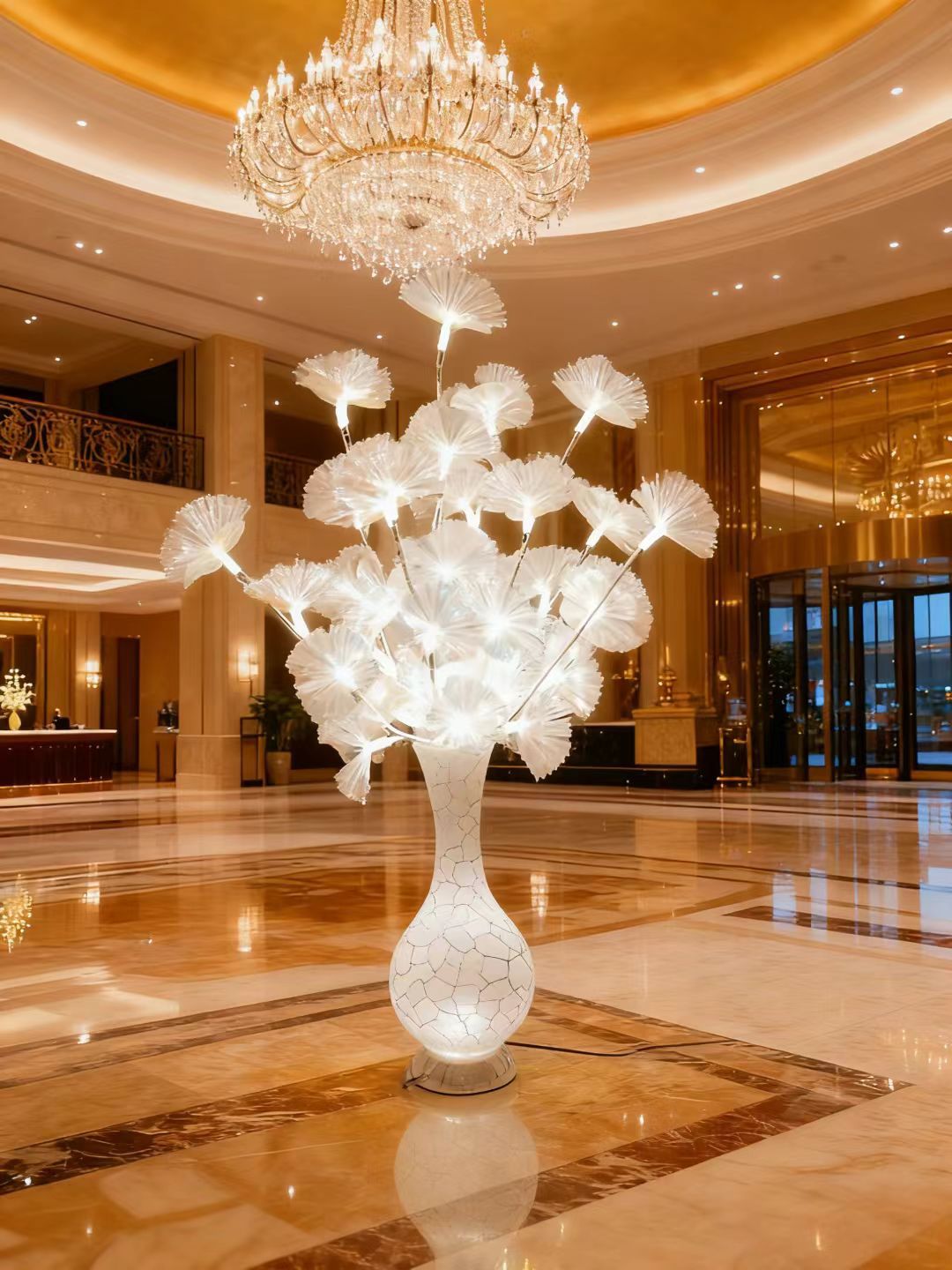 Decorative table lamp flower-like design