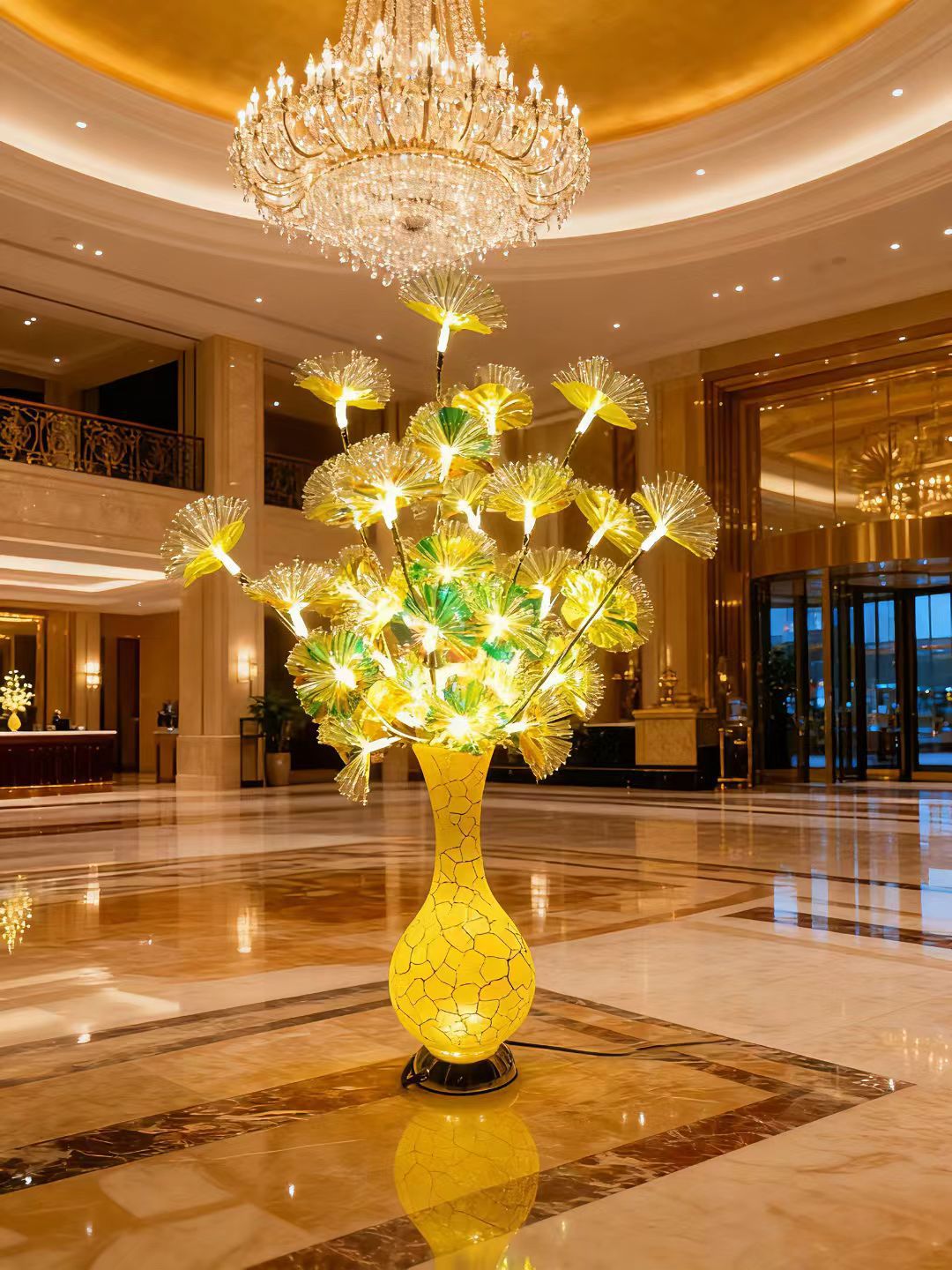 Decorative table lamp flower-like design