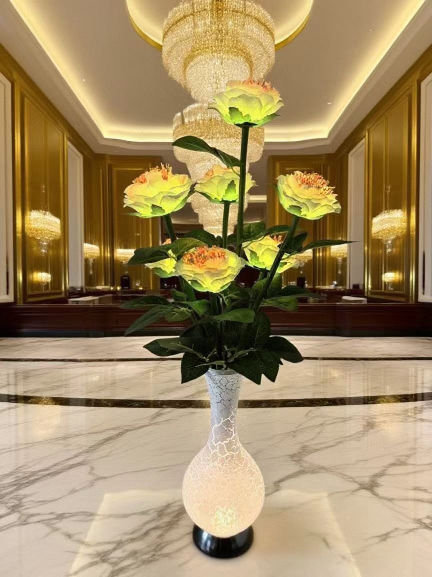 Decorative table lamp flower-like design