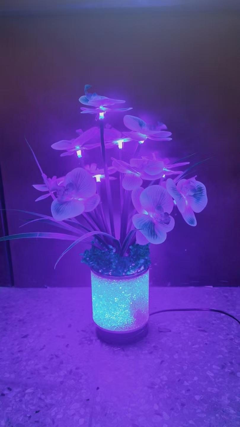 Decorative table lamp flower-like design