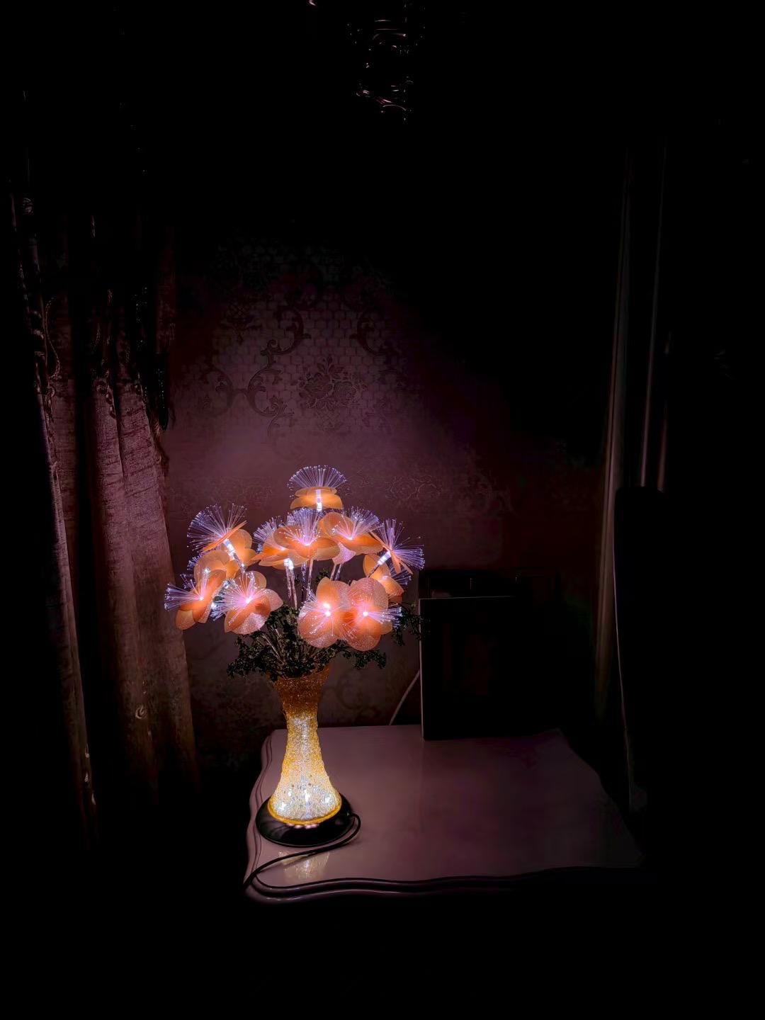 Decorative table lamp flower-like design