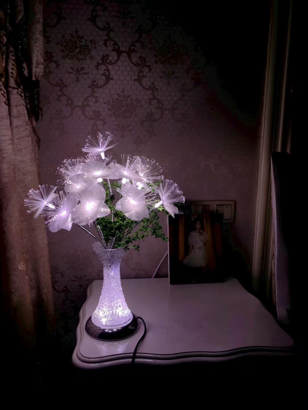 Decorative table lamp flower-like design