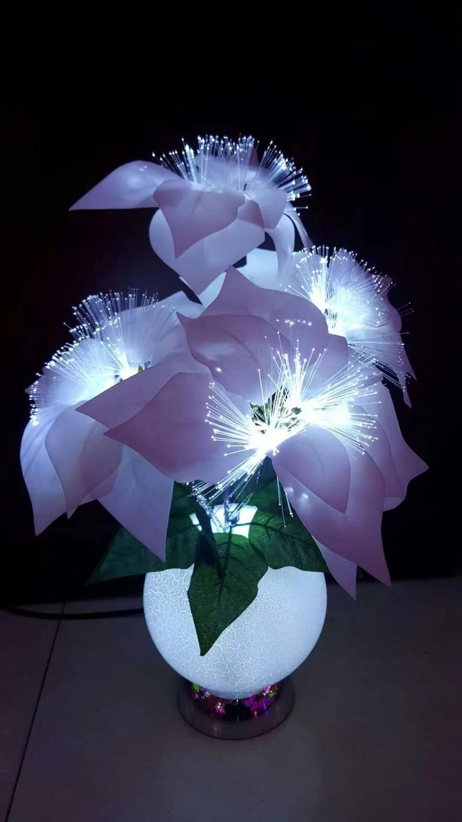 Decorative table lamp flower-like design