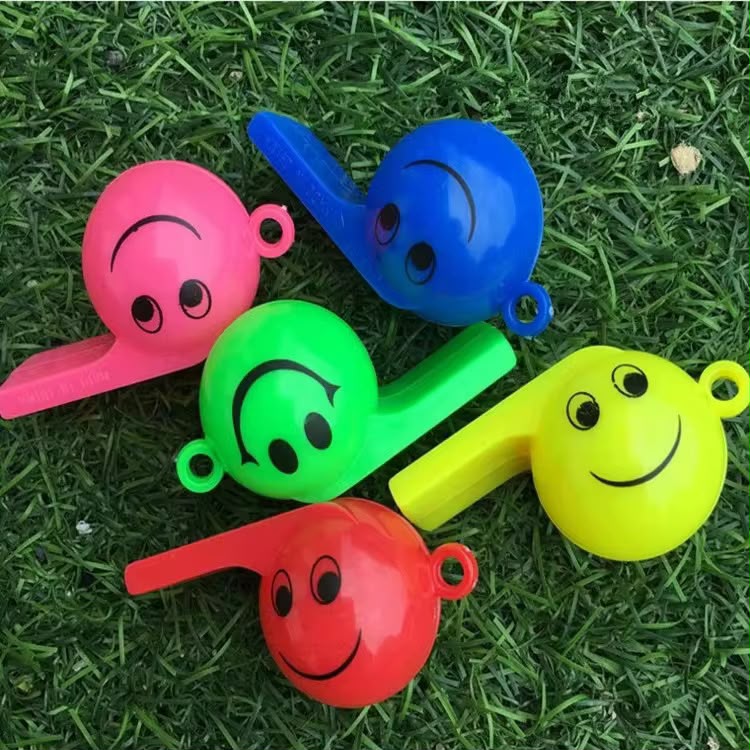 Whistles 4pcs