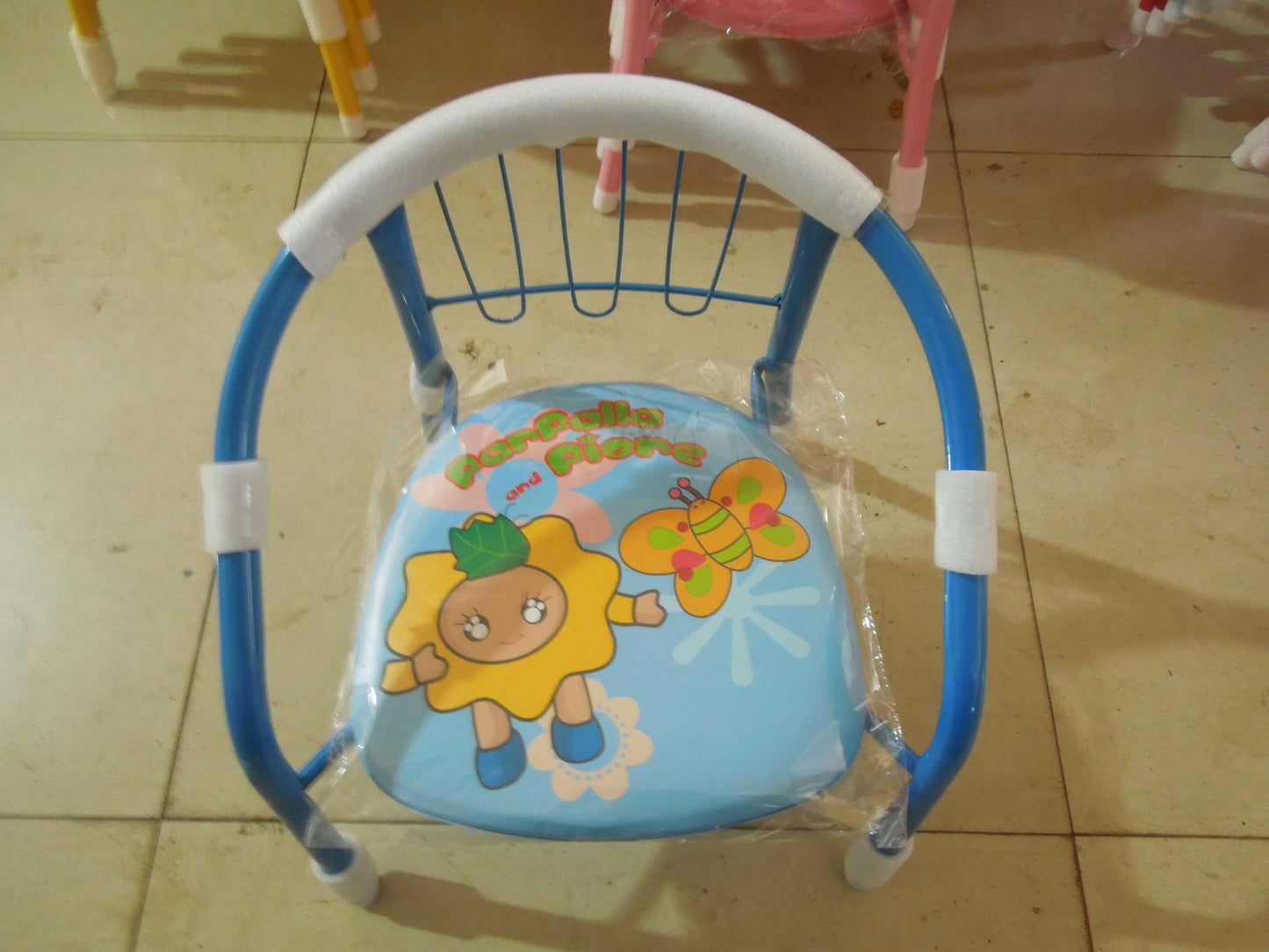 Kids Chair stool   (6 pink 5 blue 2 red and 3 yellow)