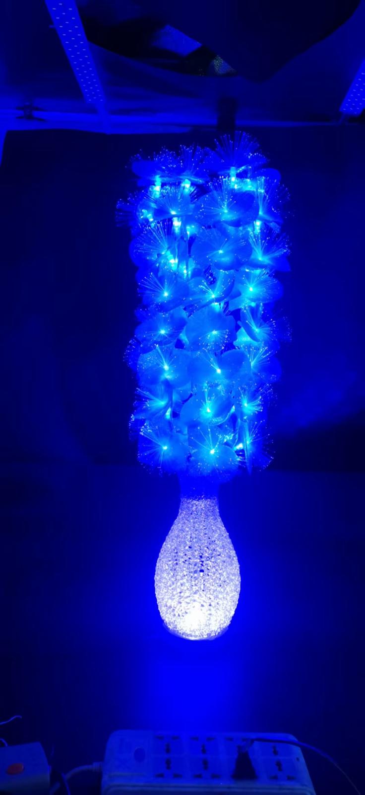 Decorative table lamp flower-like design