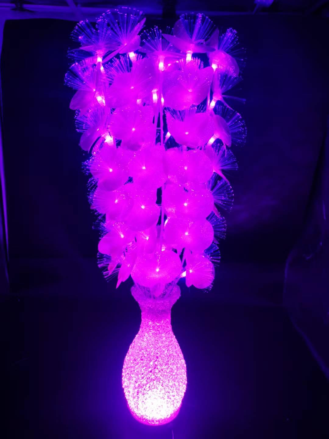 Decorative table lamp flower-like design