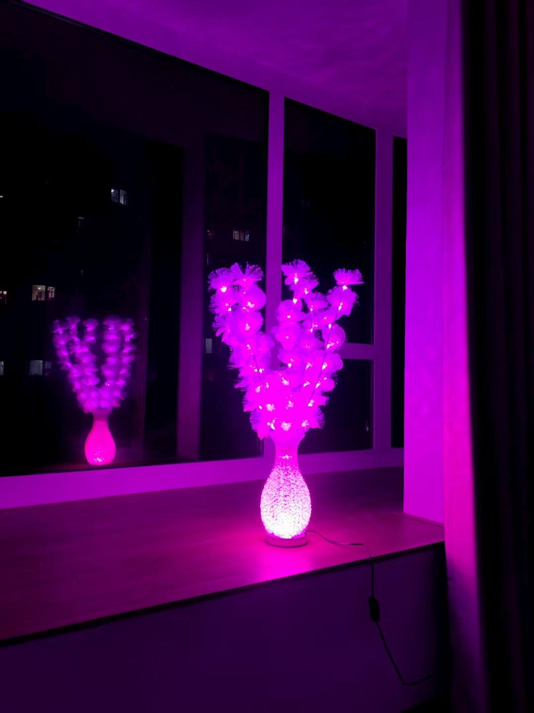 Decorative table lamp flower-like design